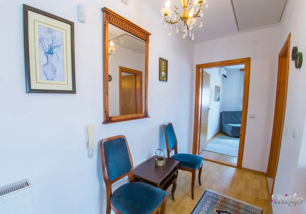 Apartment Ado