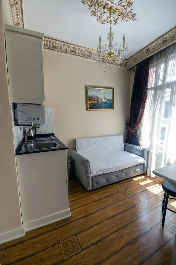 IQ Hotel