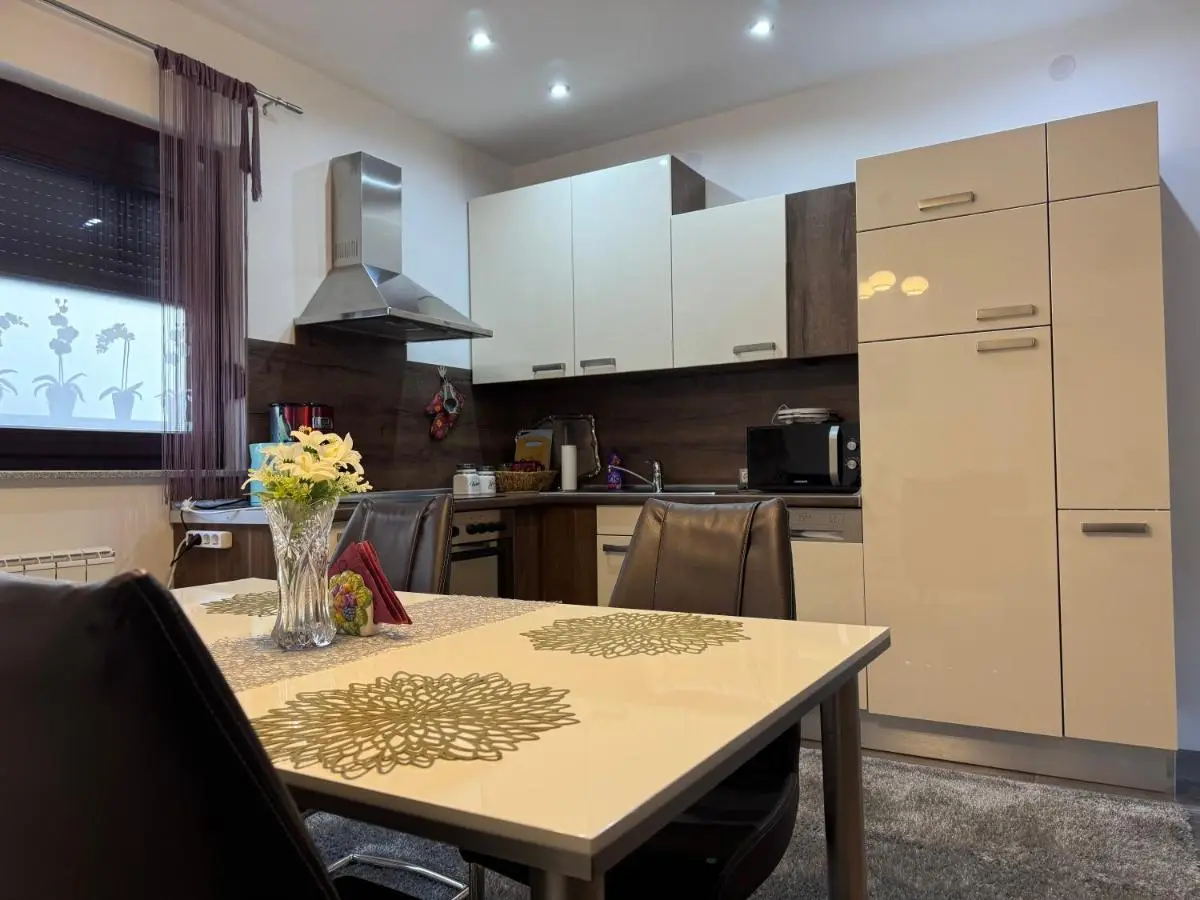 Apartmani Hrastik 1