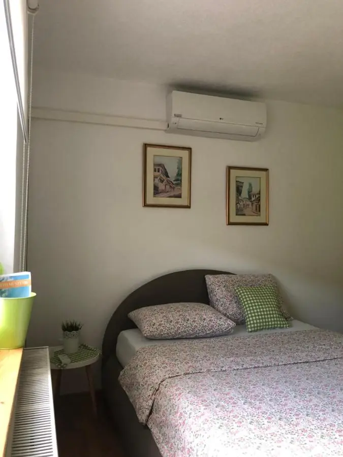 Apartment Incognito