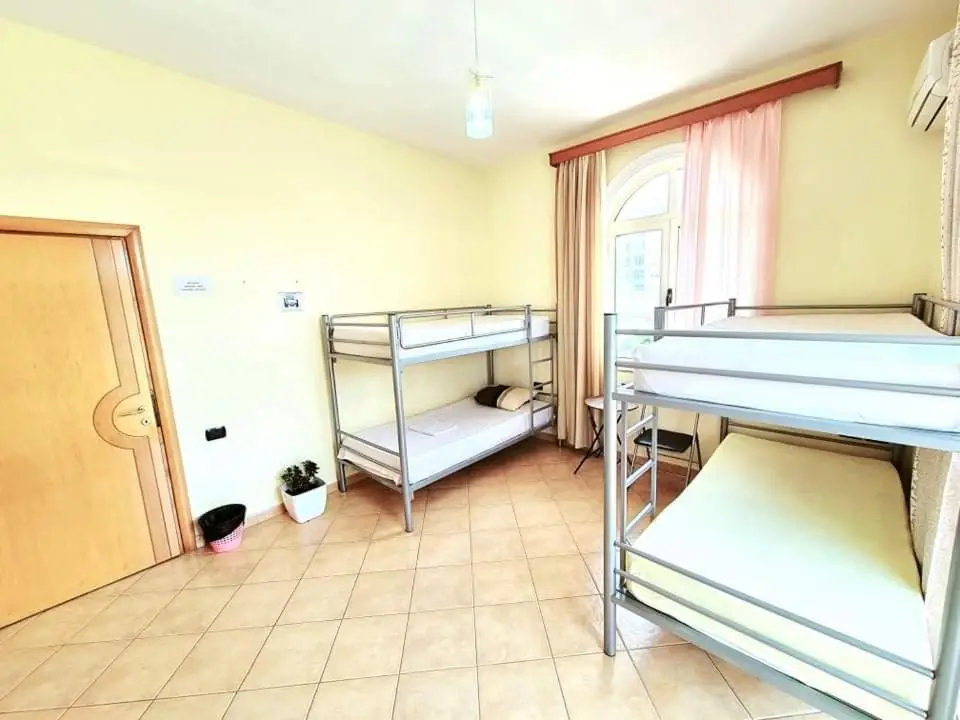 Luckyshine hostel