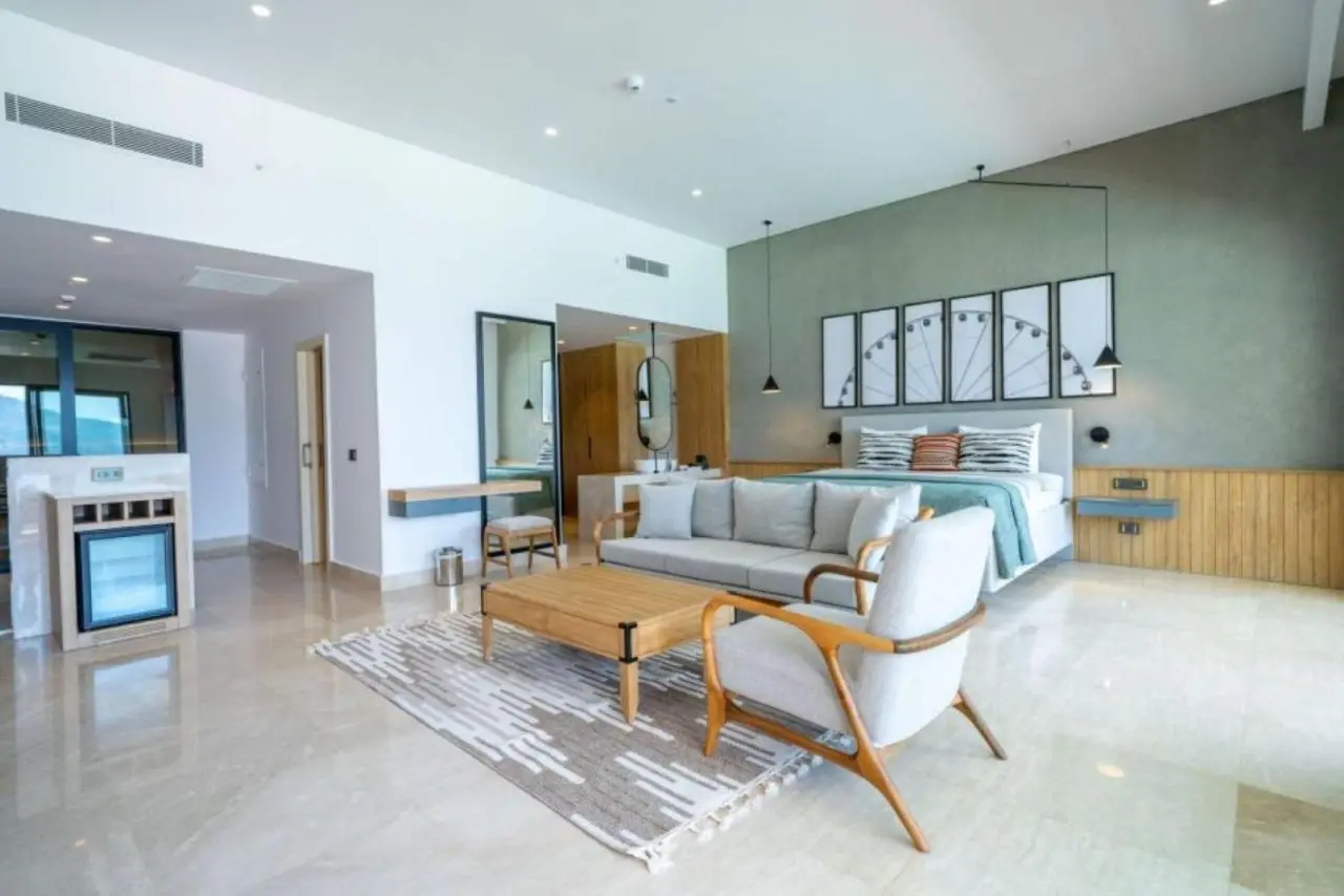 Lures Hotel