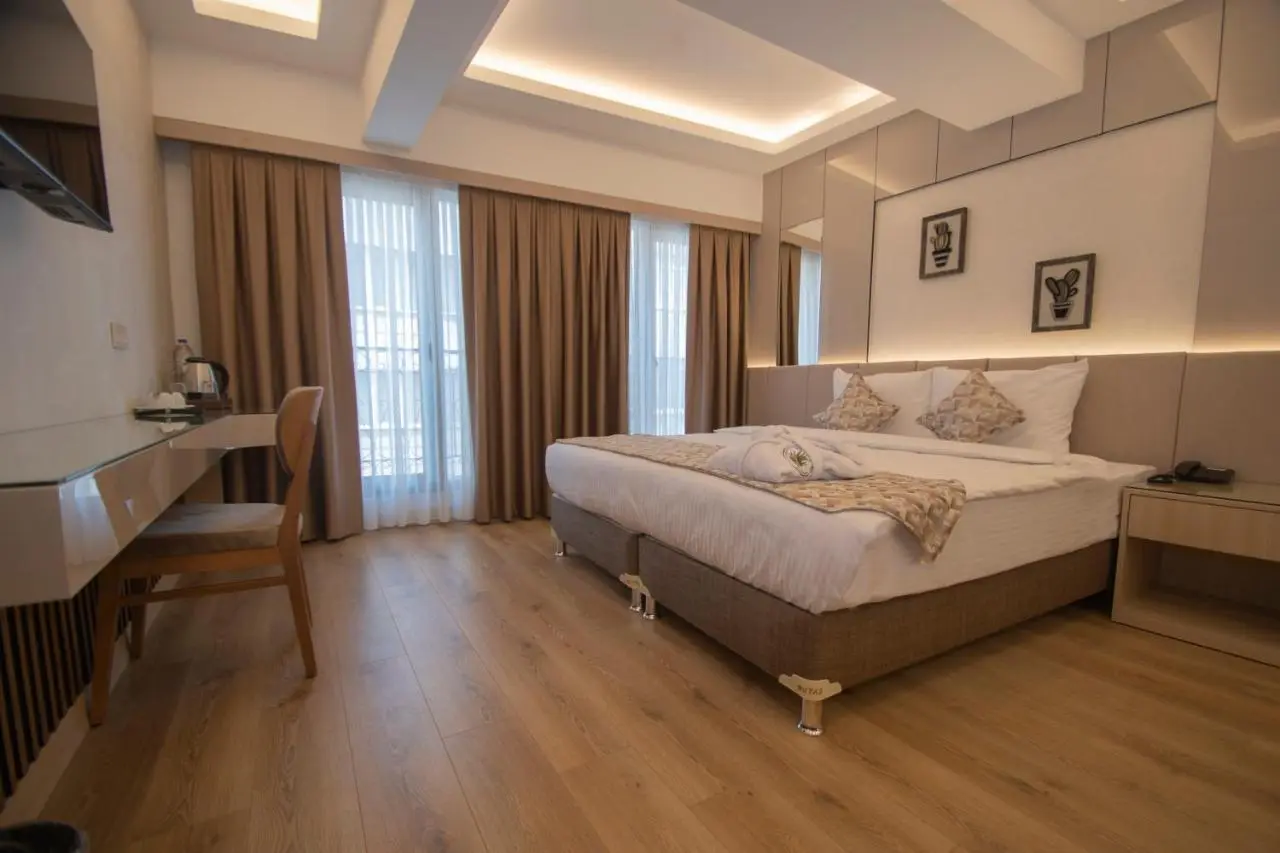 Vera Life Hotel