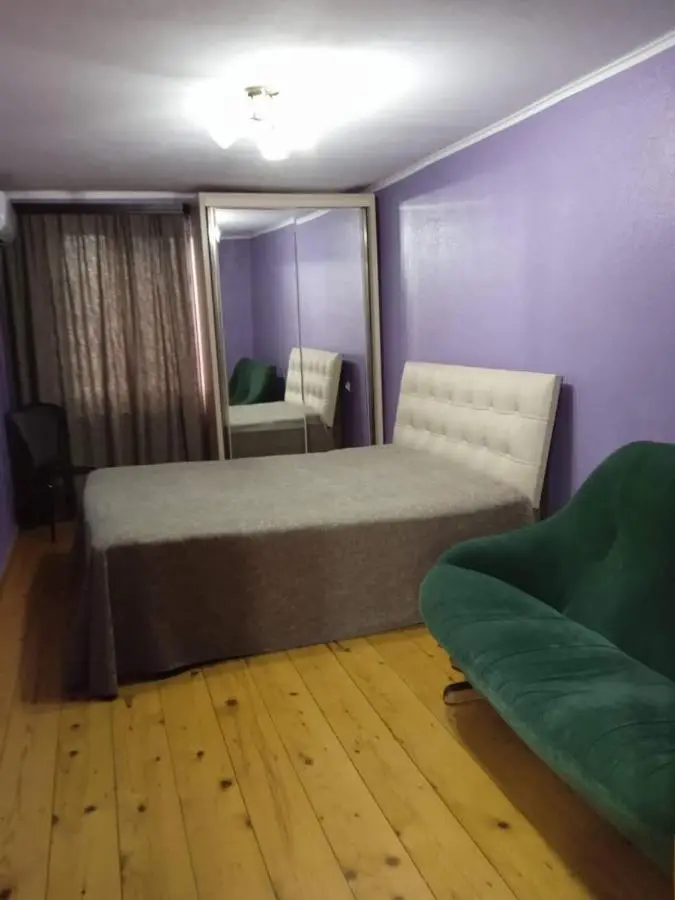 Isolated second floor for rent with separate kitchen and bathroom