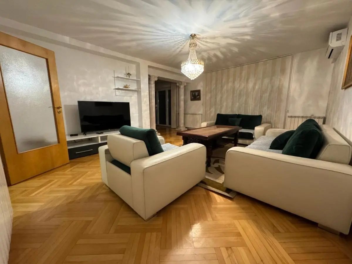Apartments in villa Sabb for rent