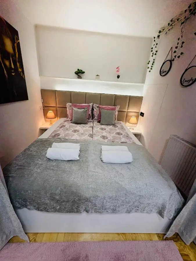 Apartment Irma free parking old town near Bascarsija