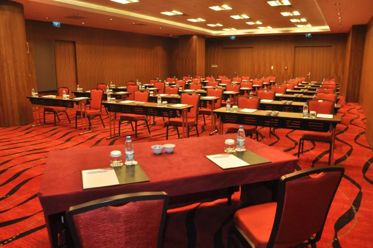 Crowne Plaza Istanbul Harbiye by IHG