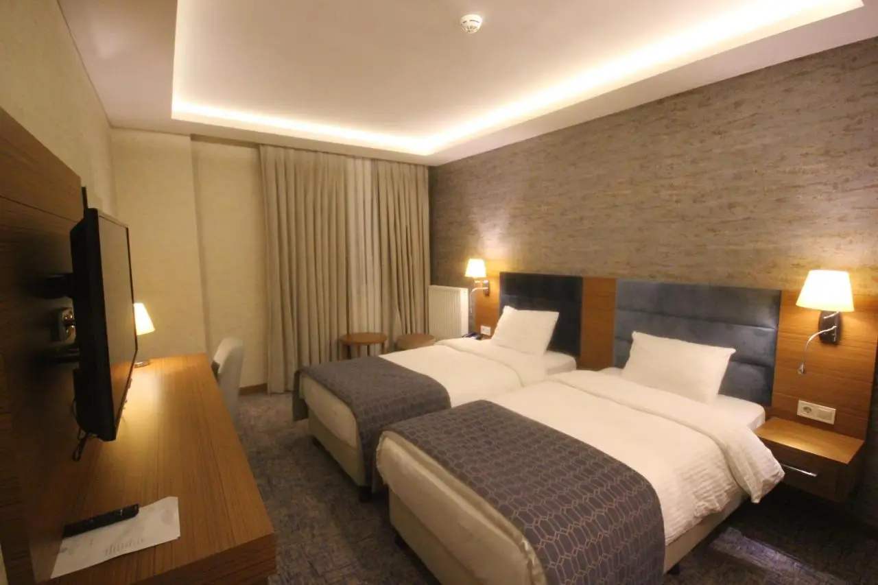 Garden Zara Hotel