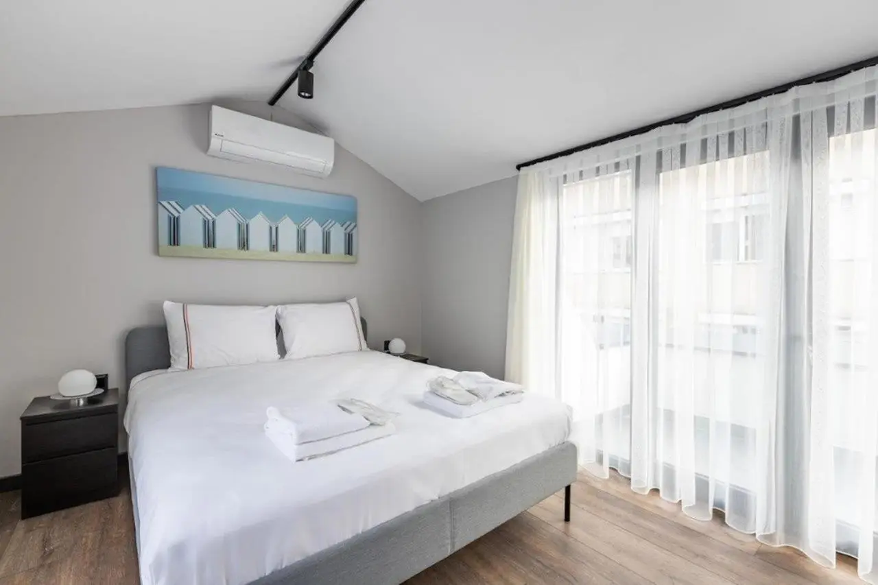 Duplex Penthouse wparking 3BD2Bath Views! #340