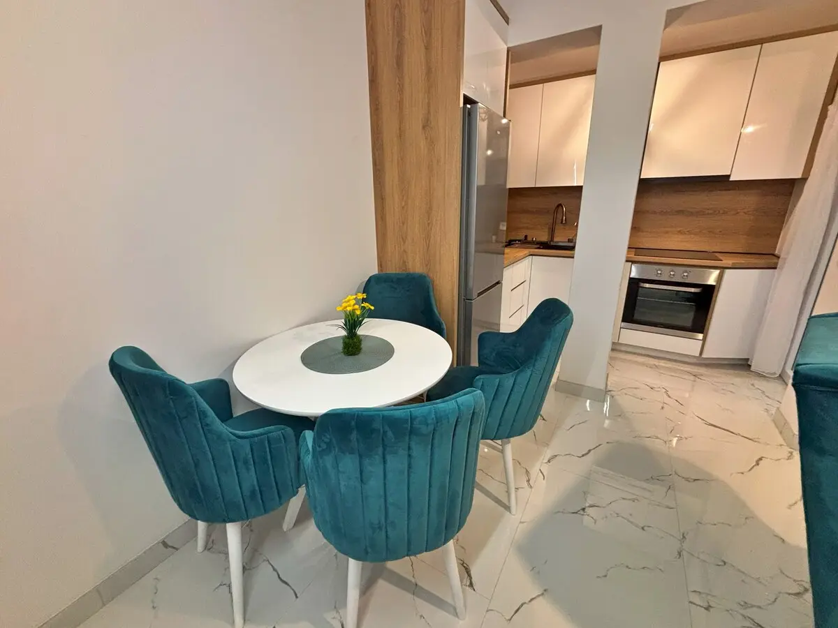 One-Bedroom Apartment with Terrace & Free Parking