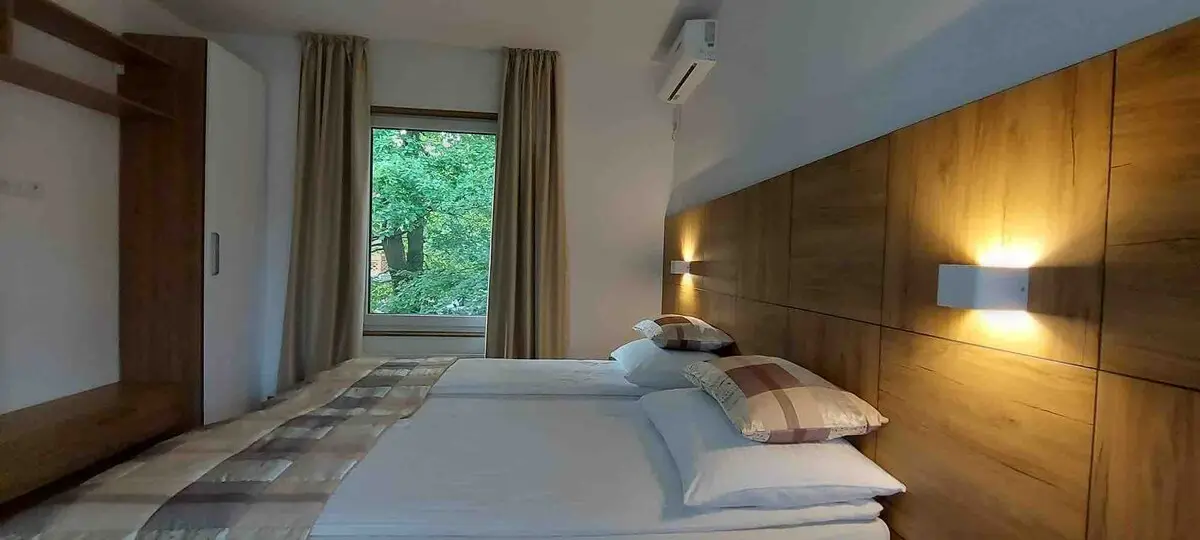 Villa Wood & Green Pool & Spa Residence