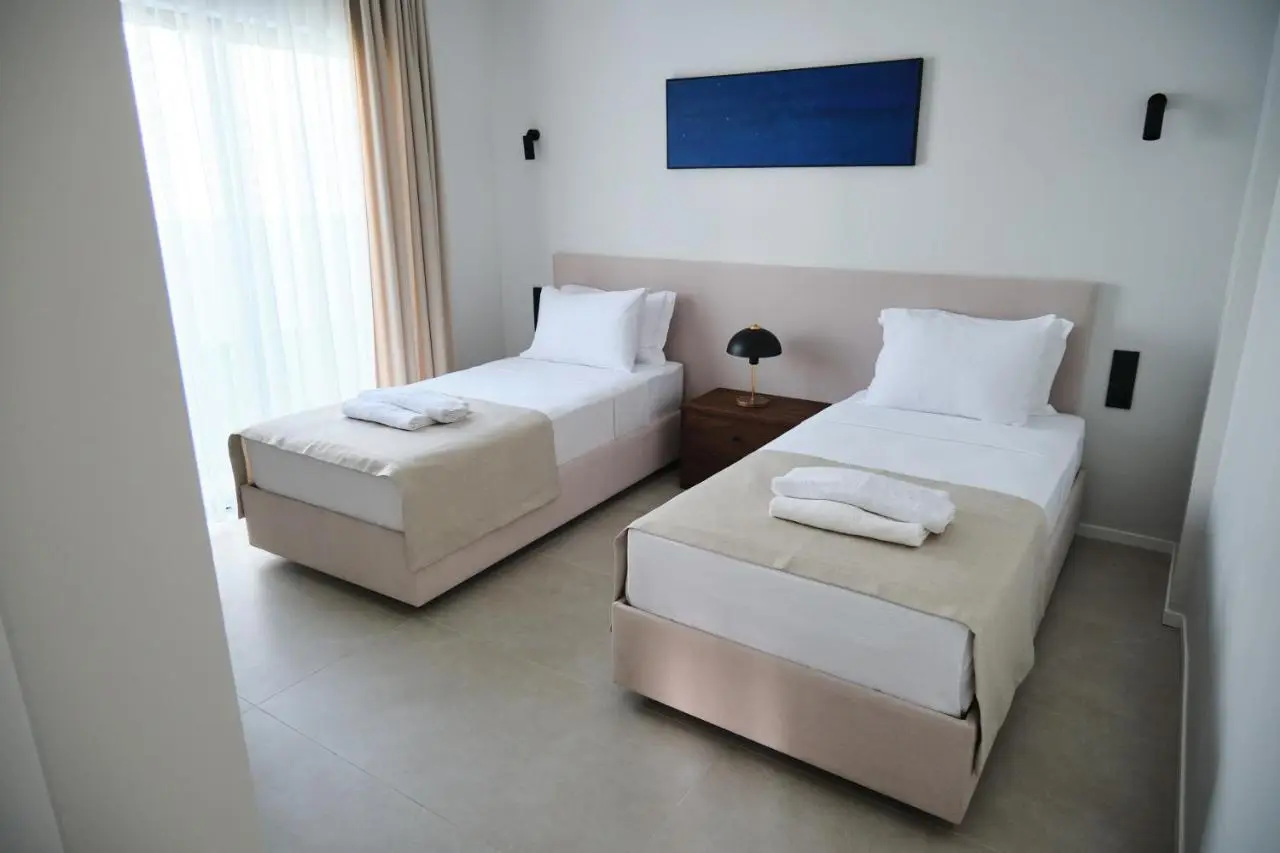 Ashta Nordic Suite