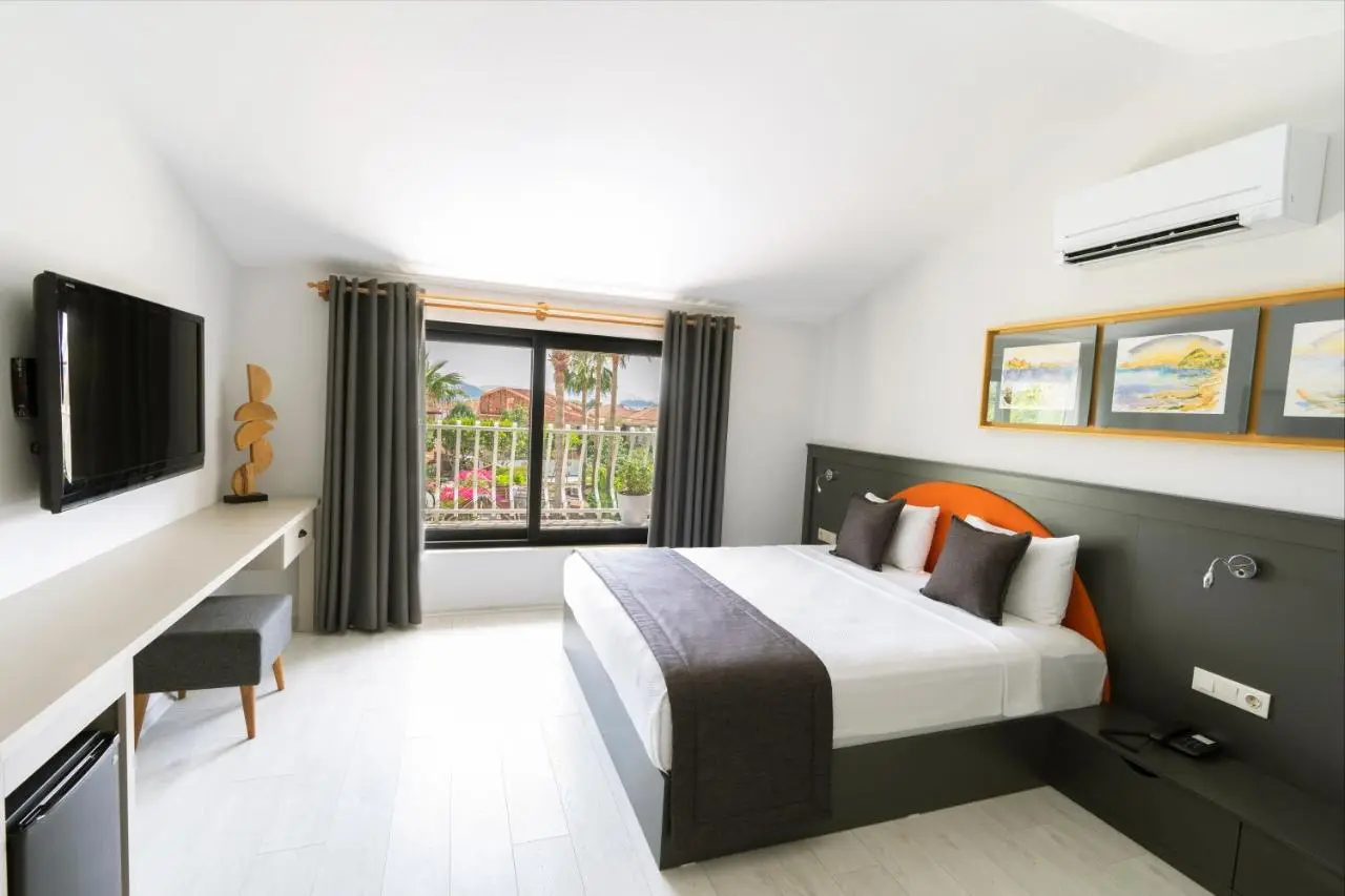 WEST HOUSE EXCLUSIVE HOTEL