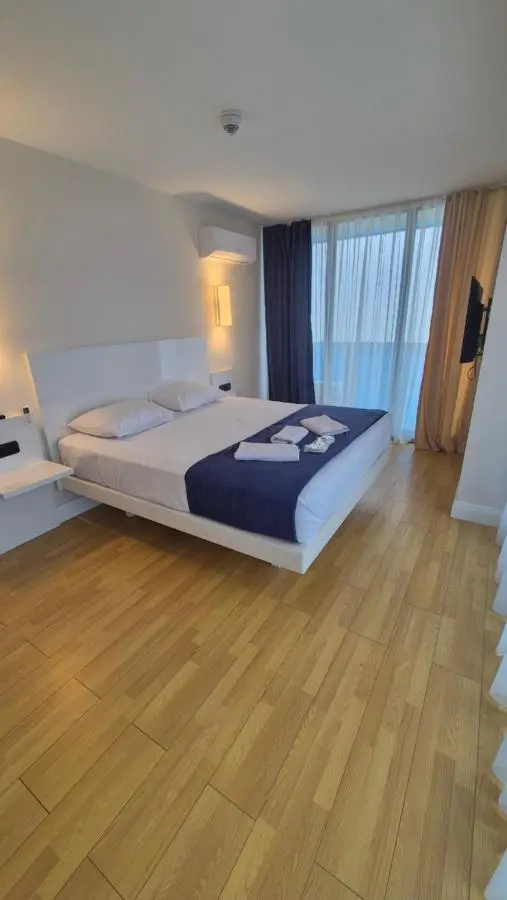 VIP Premium Class Hotel with Sea View R