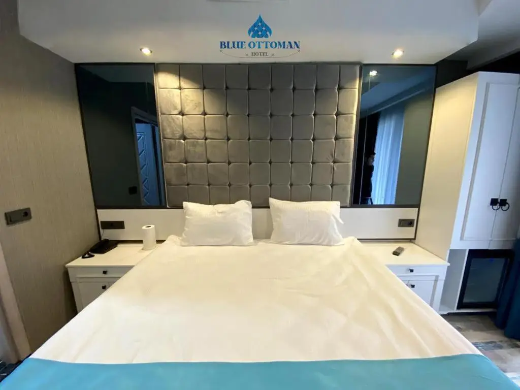 Hotel Blue Ottoman