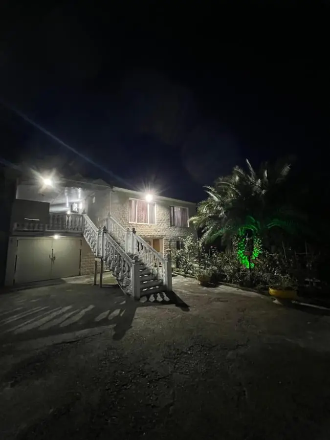 House - Kutaisi International Airport 15 Minutes- Quiet cozy house with parking