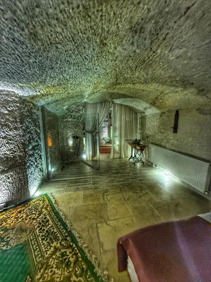 My Cave Suites