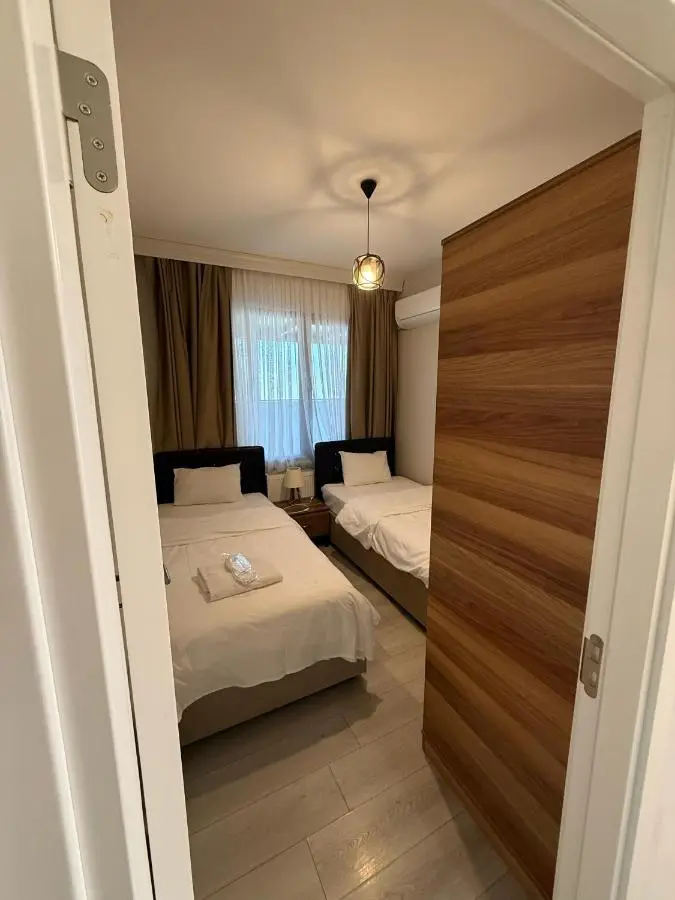 Green Hills Suites