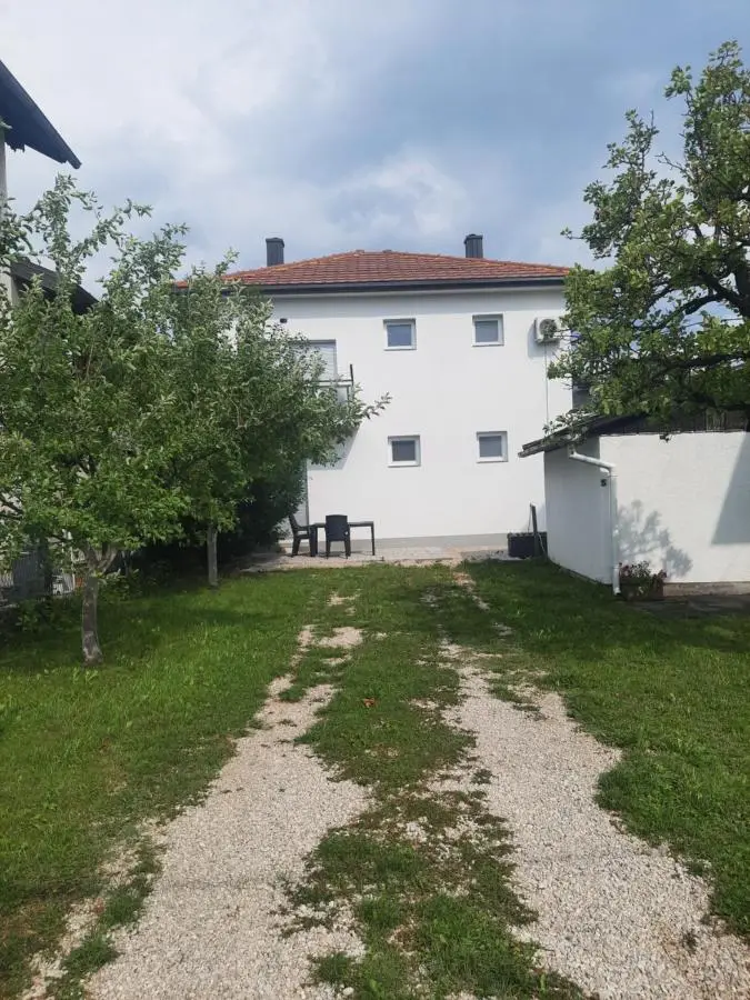 Apartments White House Bihac