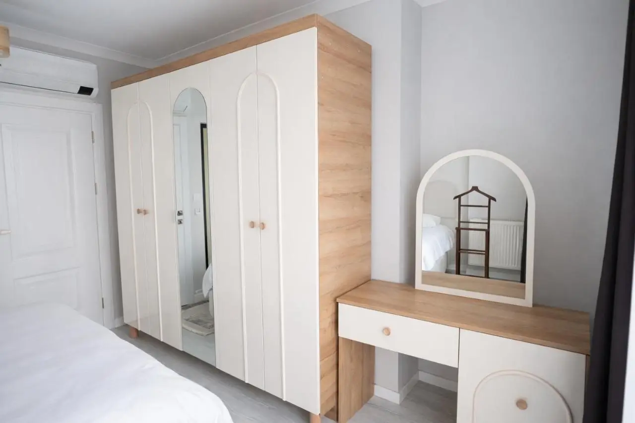 SRL Residence