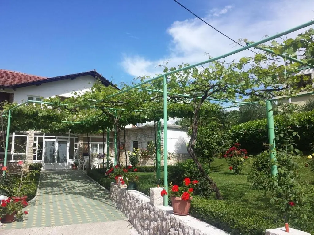 Pansion Pero Elez Medjugorje