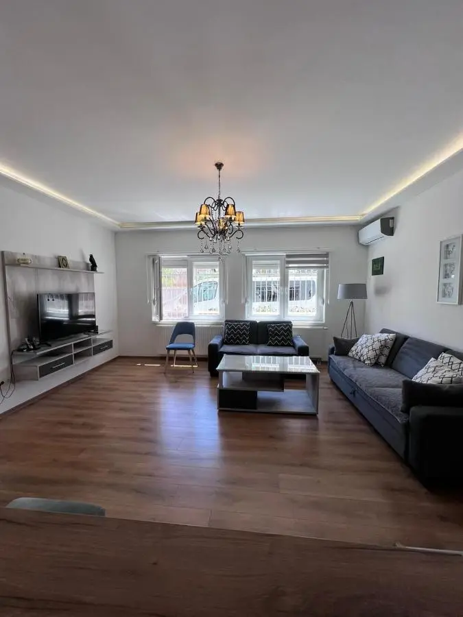 Oasis Royal Apartments