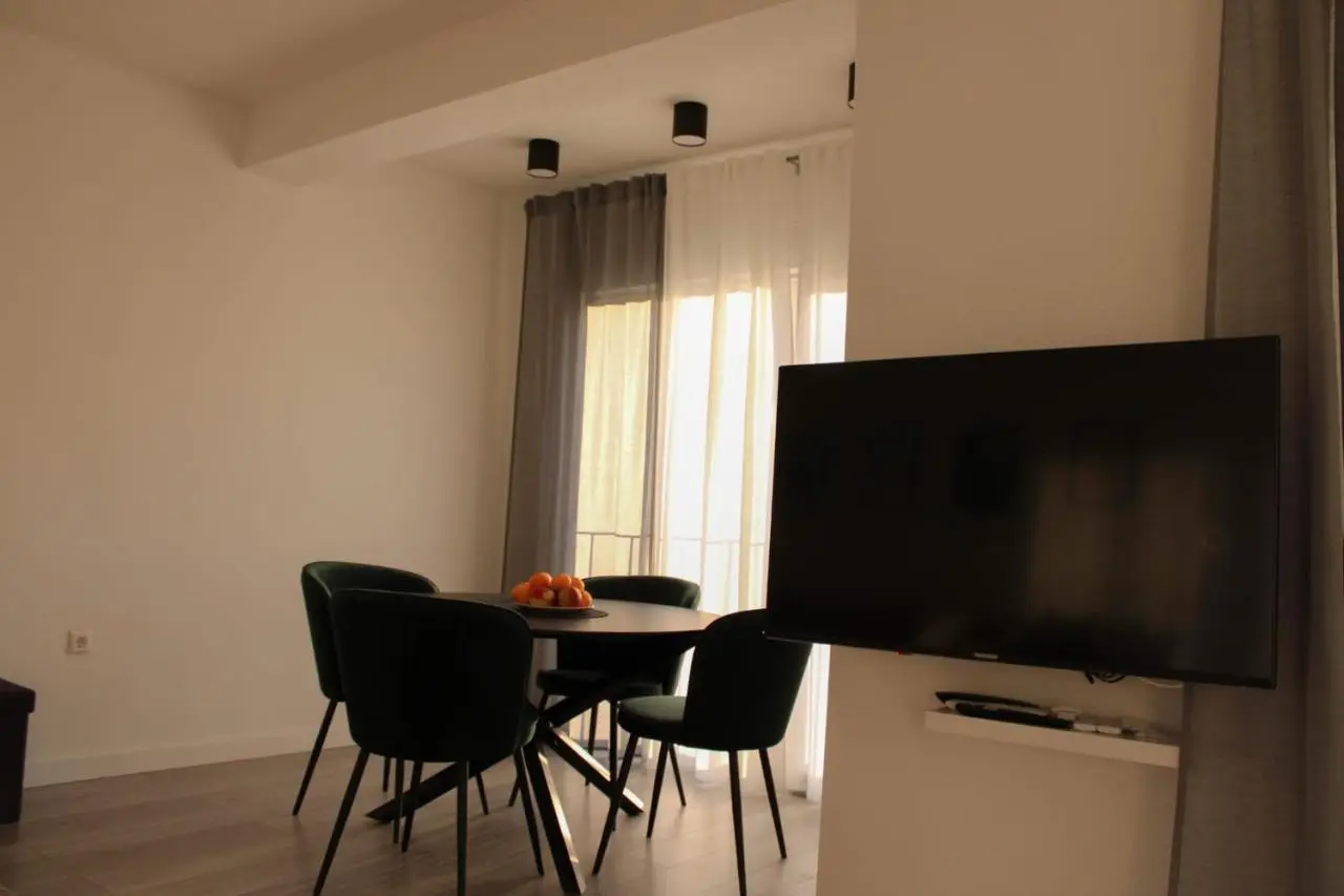 Apartment Merry Harmony Heights - Balcony & Free Garage & Parking