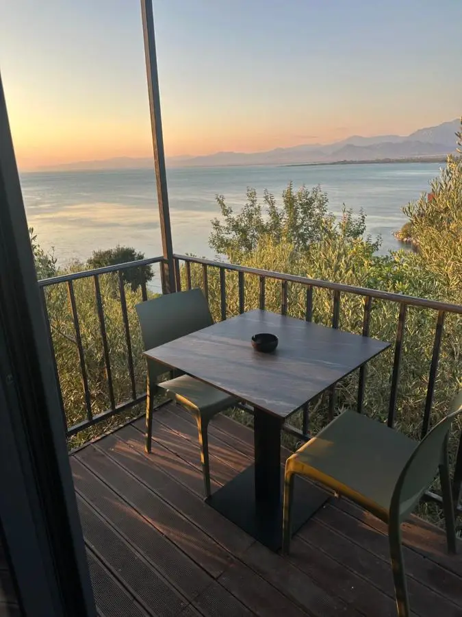 Lake Escape Villa Shirokë