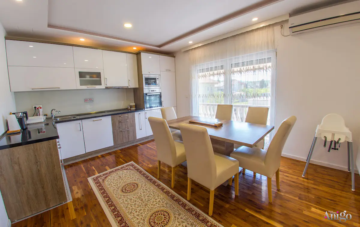 Mostaria House