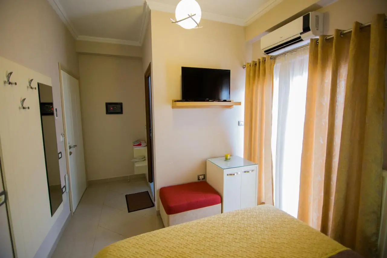 DEA Hotel 2002