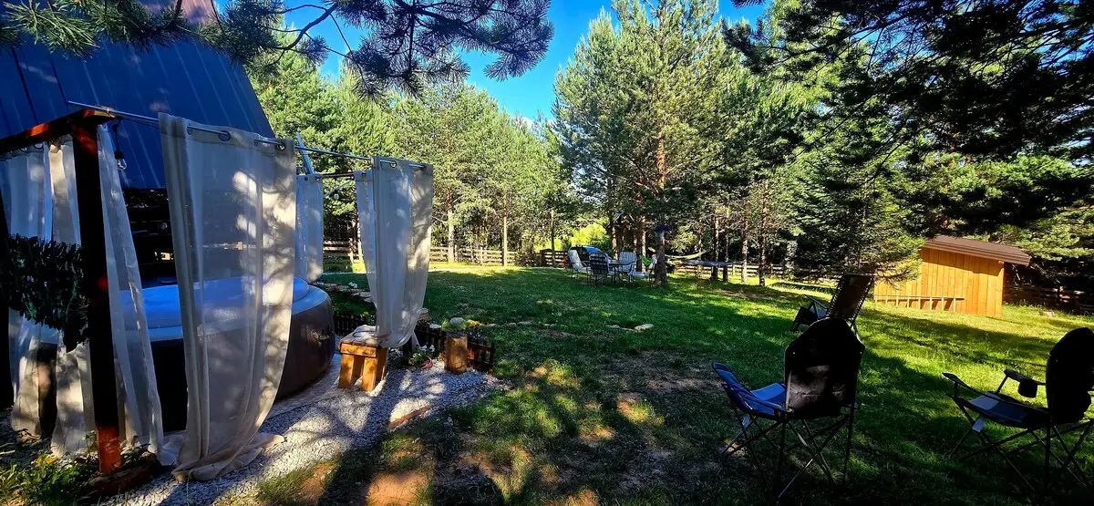 Cozy Forest Hut near Sarajevo with outdoor hot tub