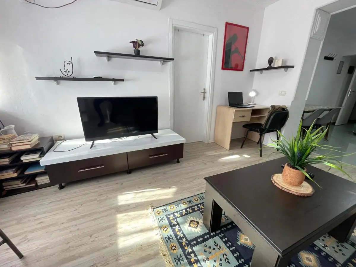 Downtown Boulevard enchanting apartment!