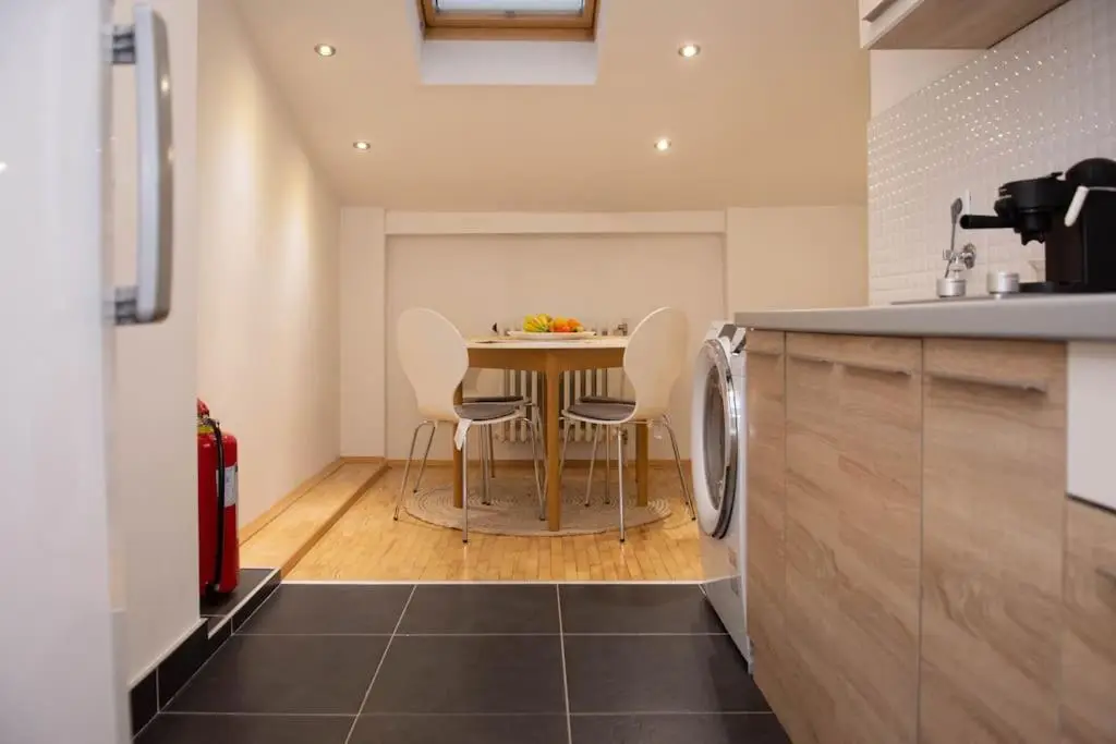 Lovely 2BDR Loft Apartment