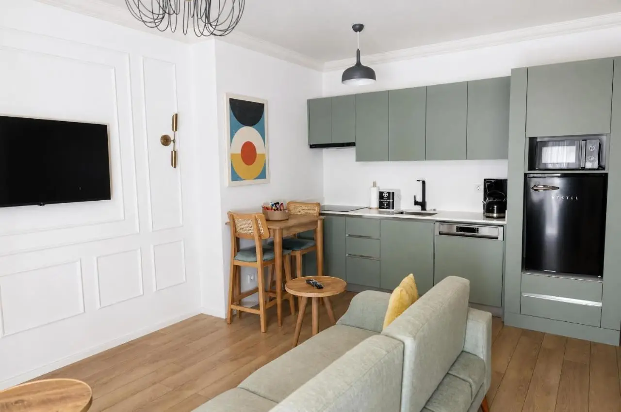 Bird Nest Suites