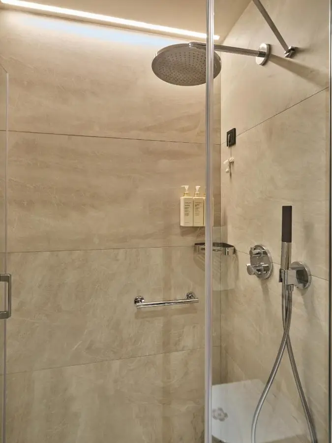 Four-G Hotel Premium