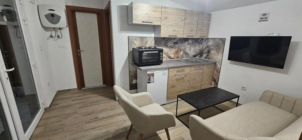 Green Oasis Apartment