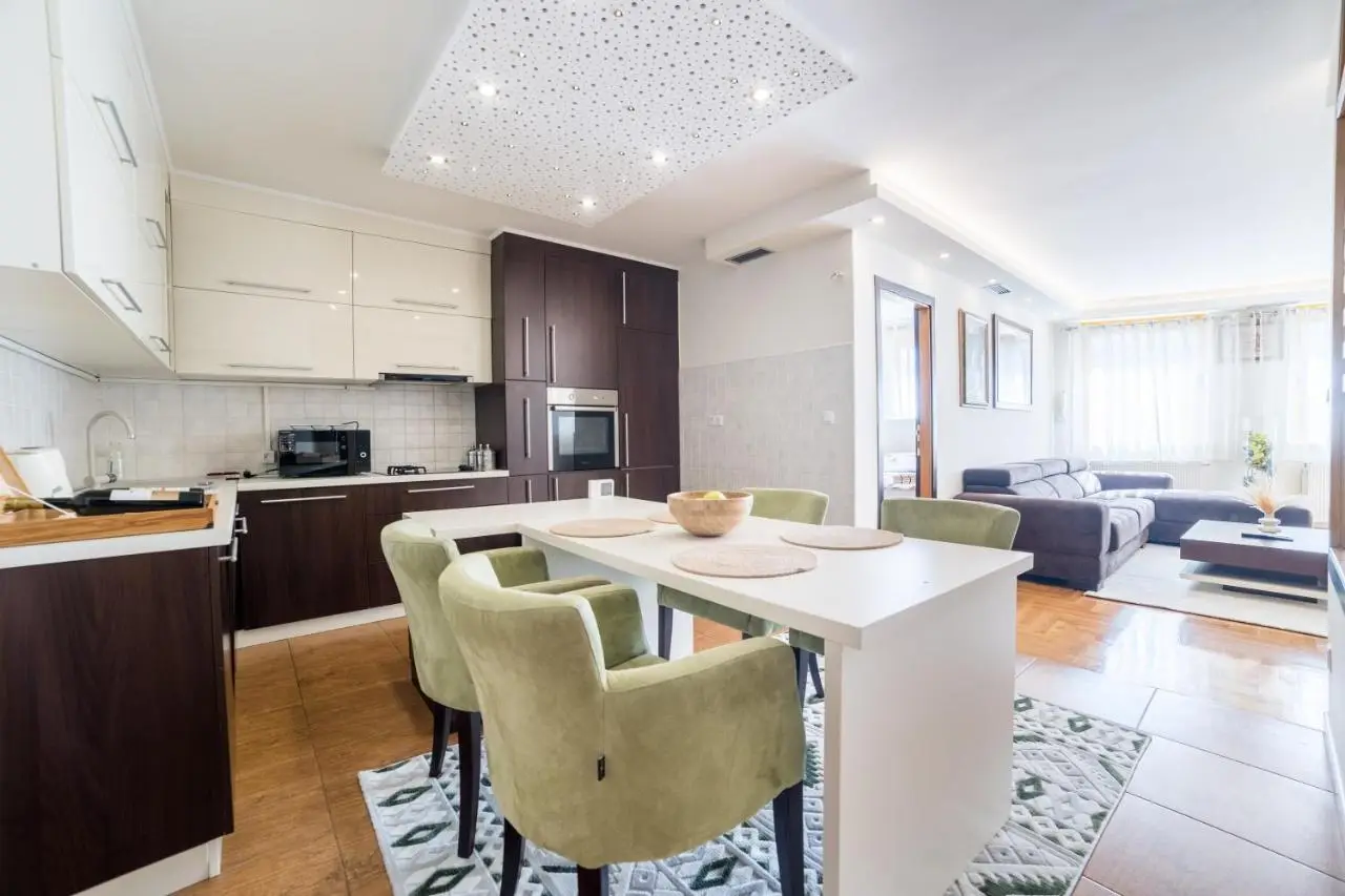 Skenderija Skyline Luxury- 2BR Apartment with Garage and Balcony