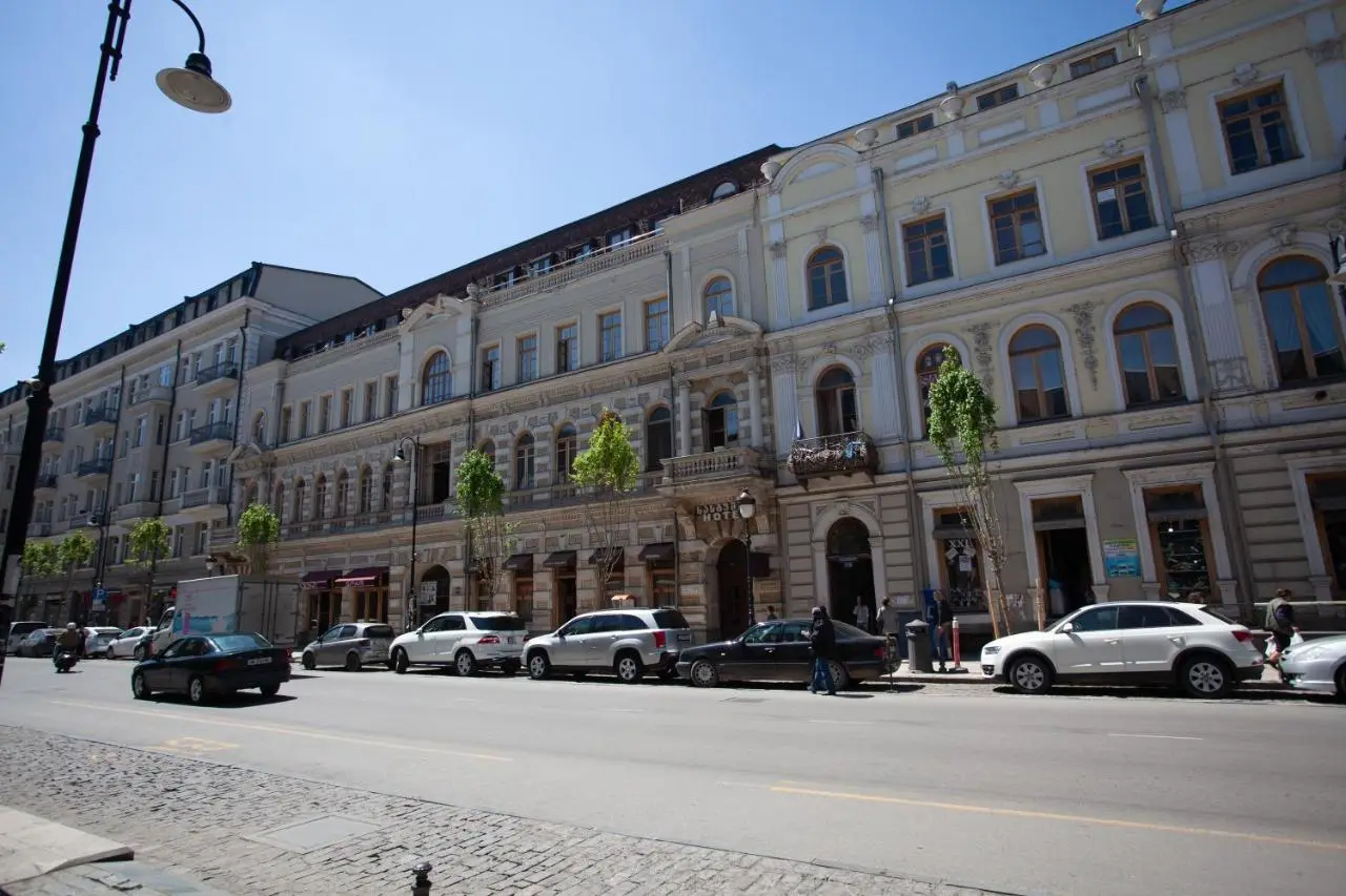 Hotel Avenue 106