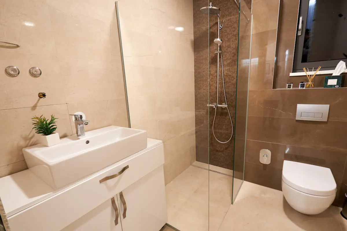 Olympic 84 outdoor Jacuzzi three bedroom apartment
