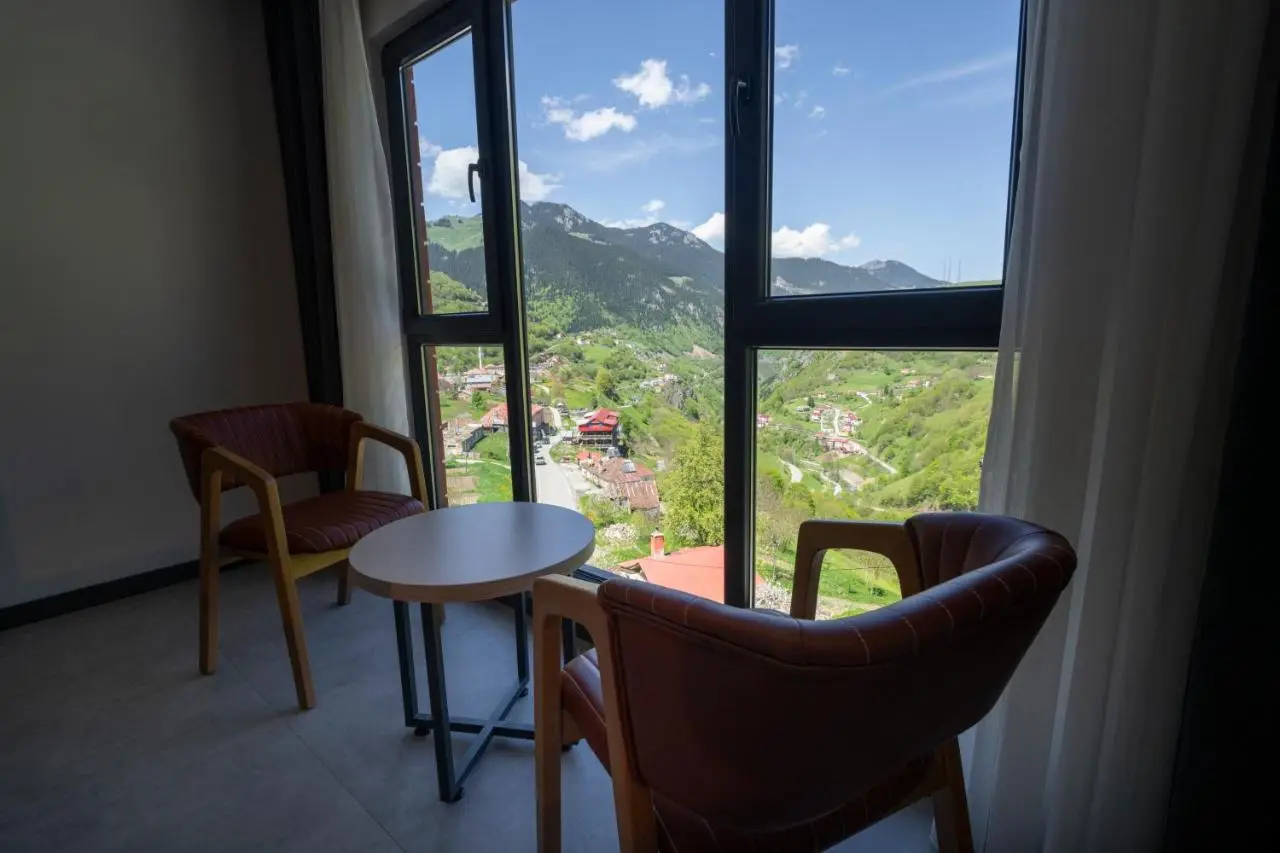 Demederon Hotel
