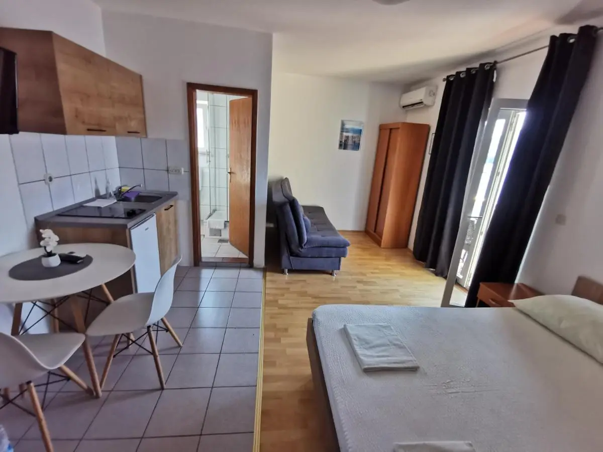 Apartmani Leženić M