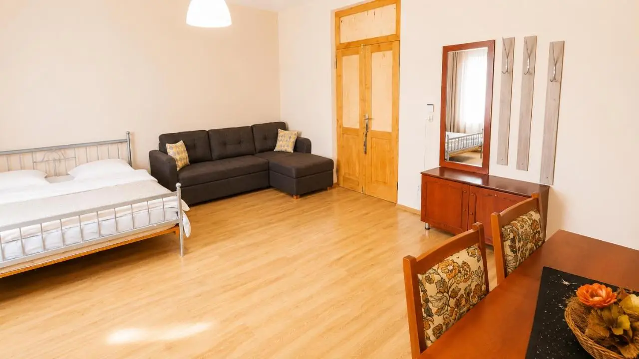 Tuz House R6