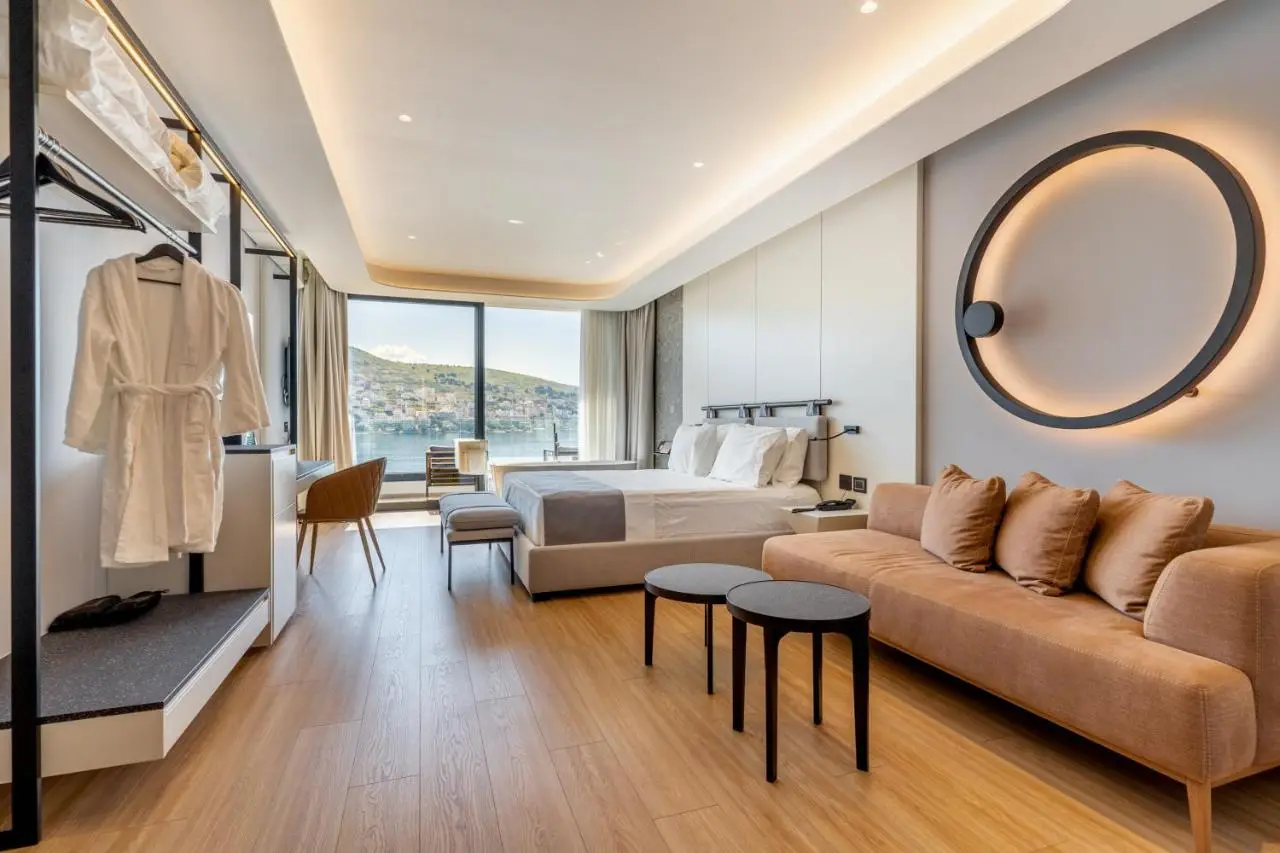 AlYACHT Premium Hotel