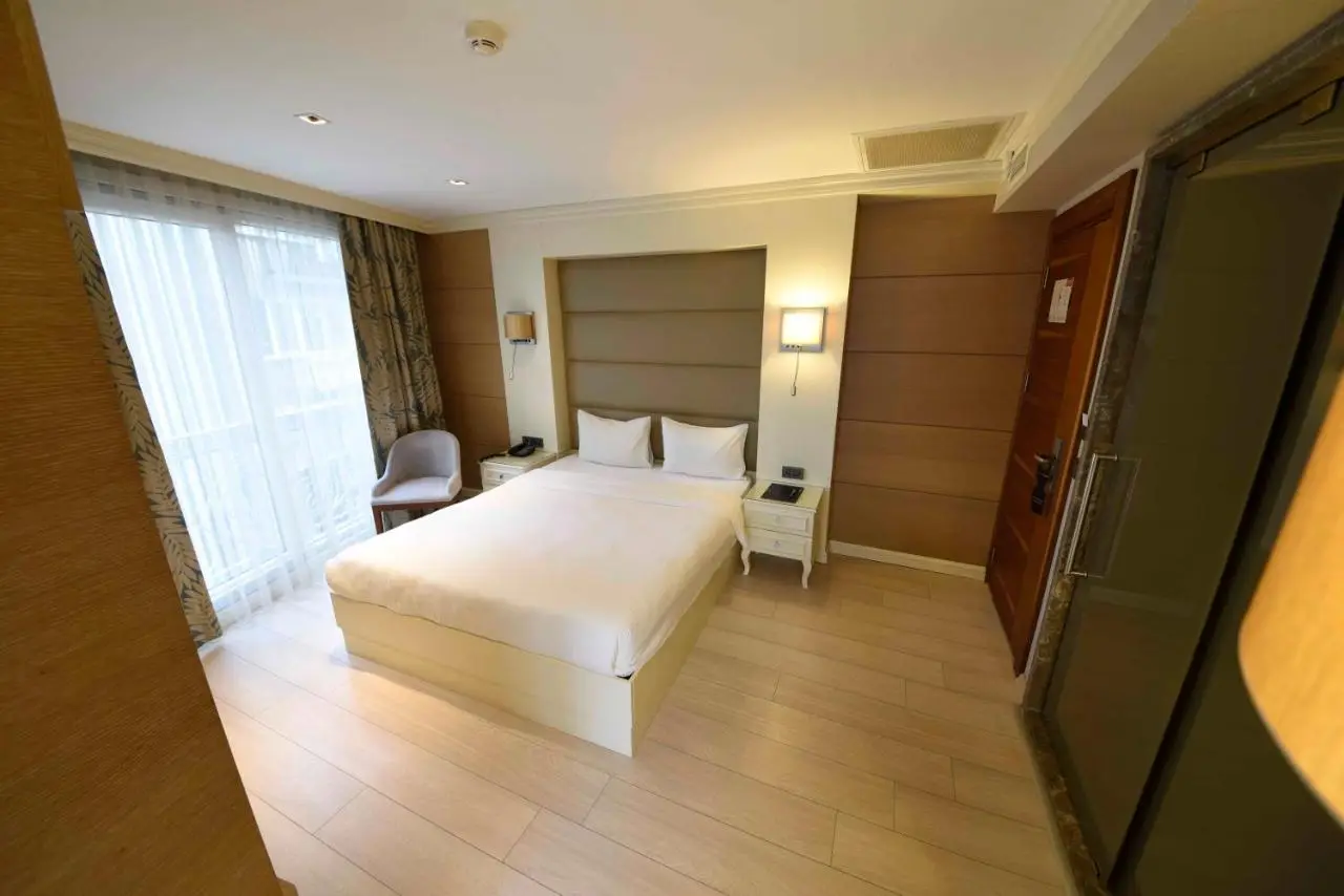 Le Mirage Hotel