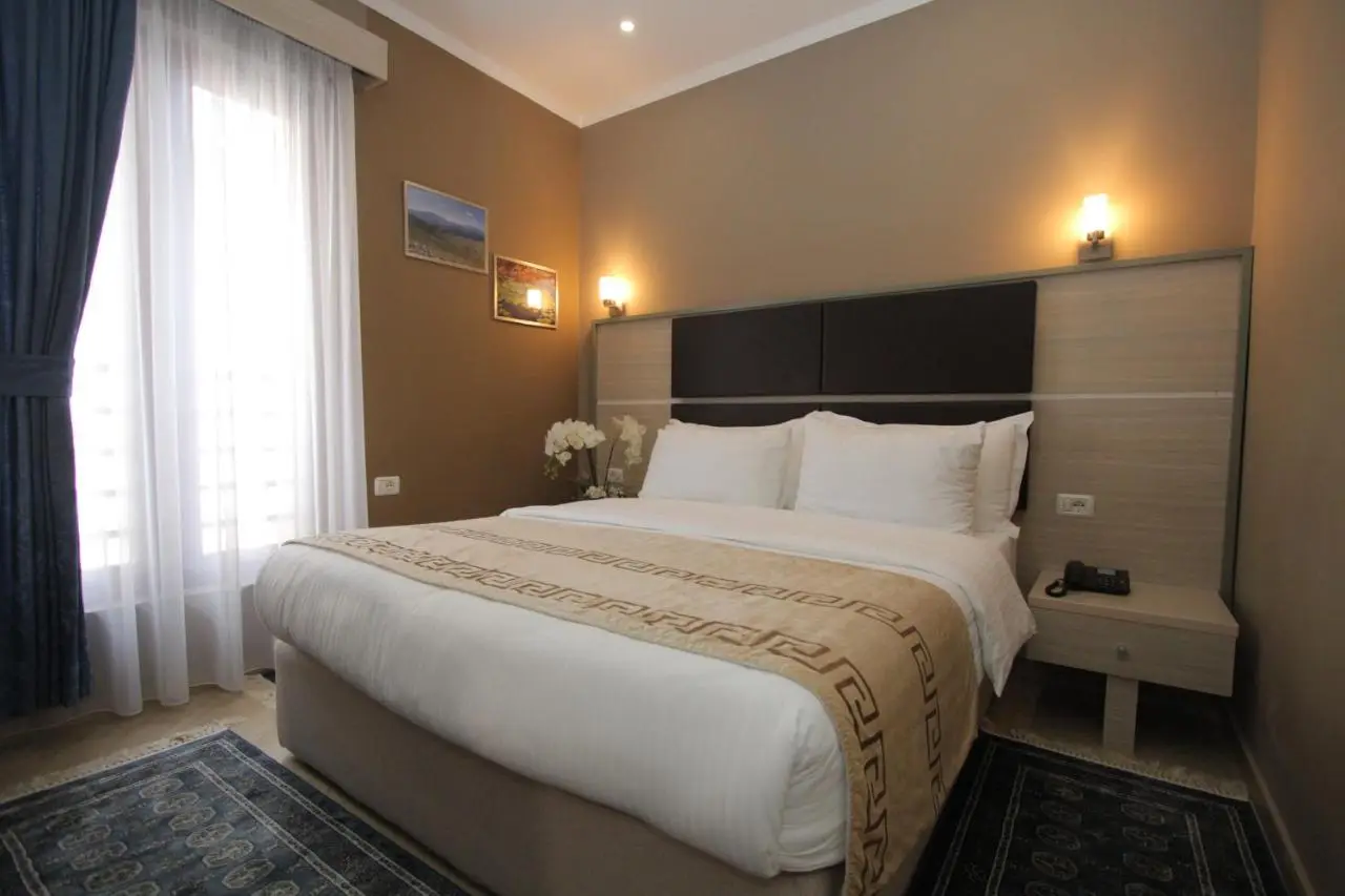 Capital Tirana Hotel Bruçi