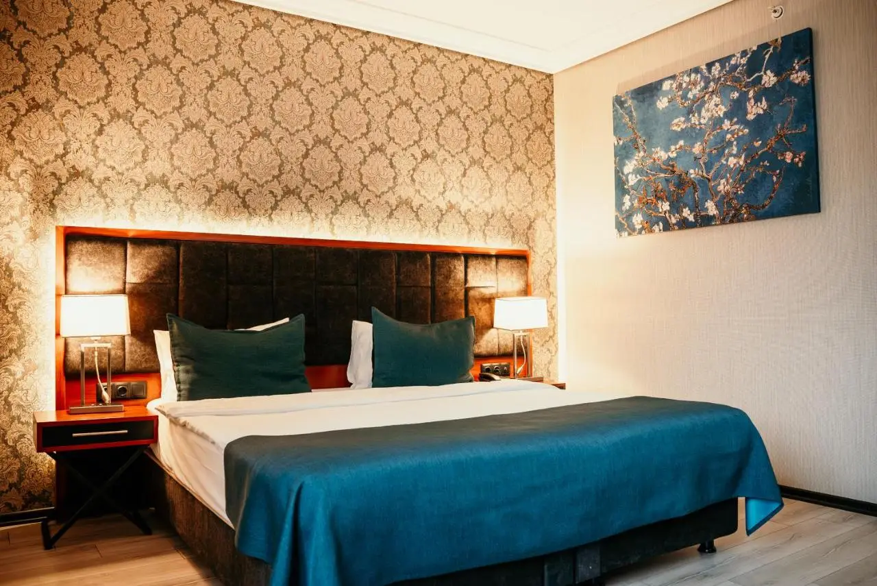 Grand Vaves Hotel