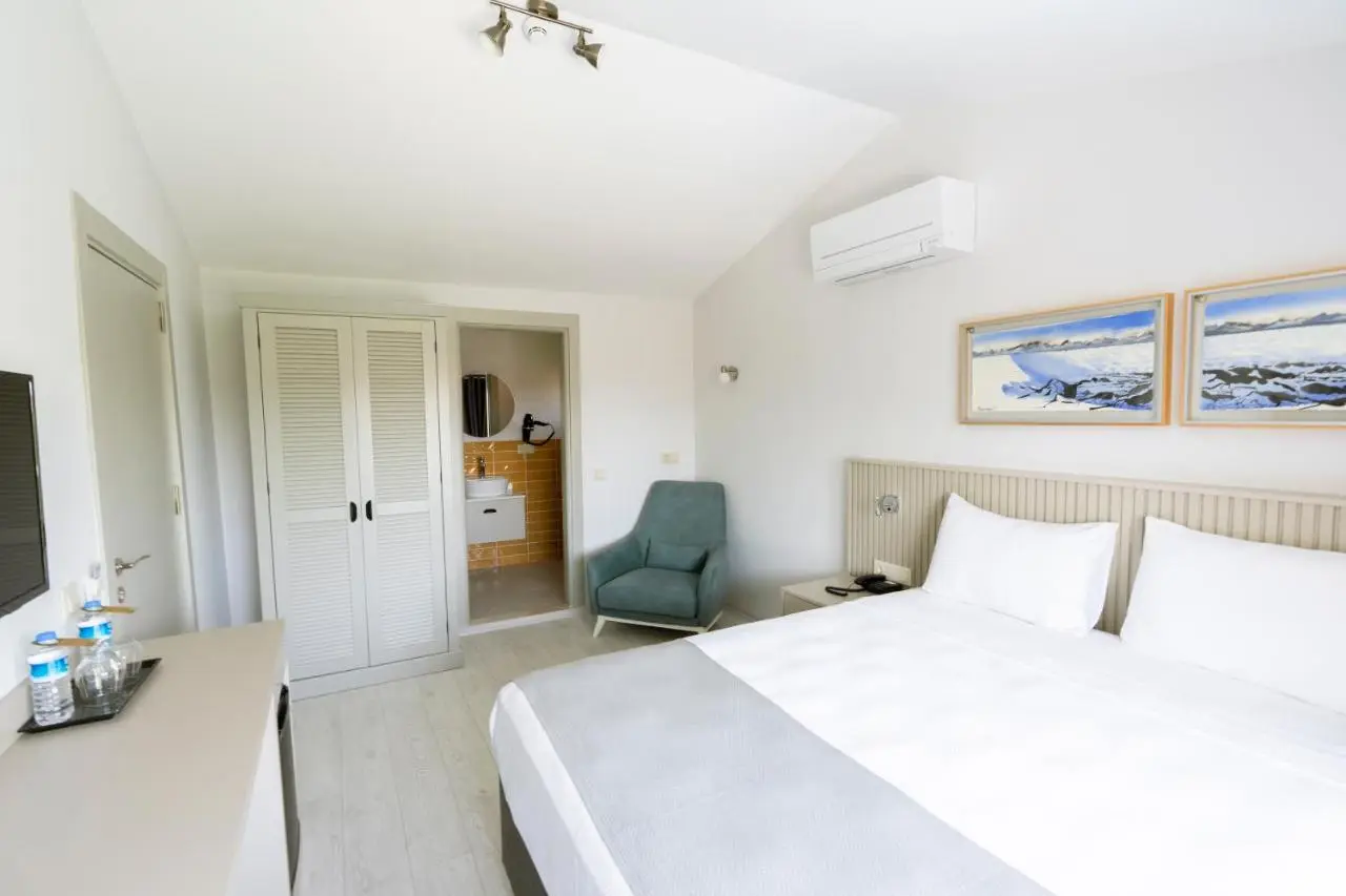 WEST HOUSE EXCLUSIVE HOTEL