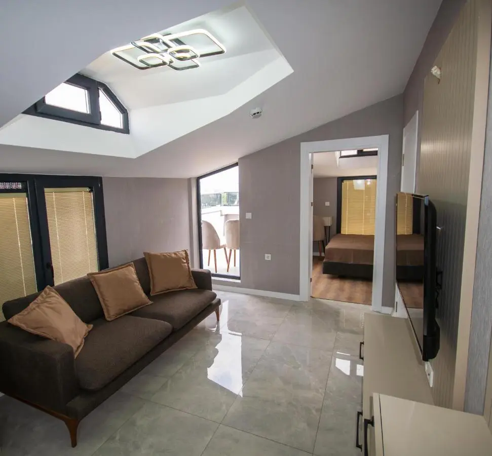Luxury Life Suites
