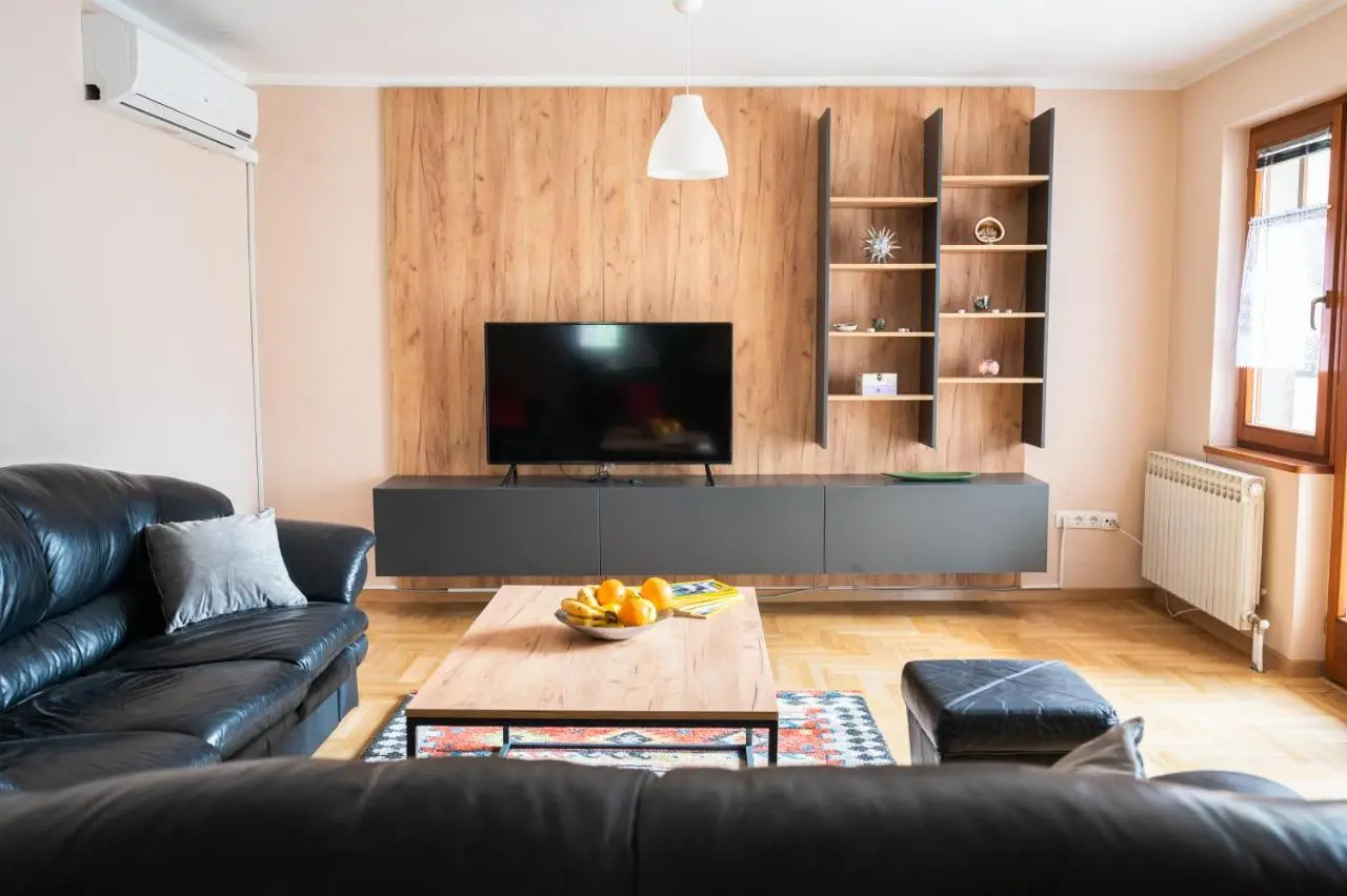 Duplex Apartment for up to 12 people- Old Town