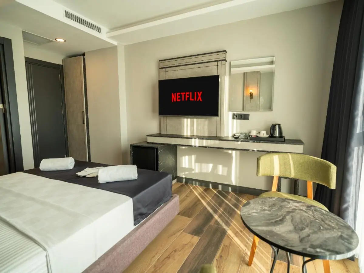 Modernlux Hotel